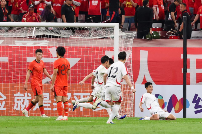 向余望点球救主 U23国足1-1逼平朝鲜 战术短板暴露